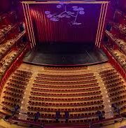 ΛΥΡΙΚΗ ΣΚΗΝΗ